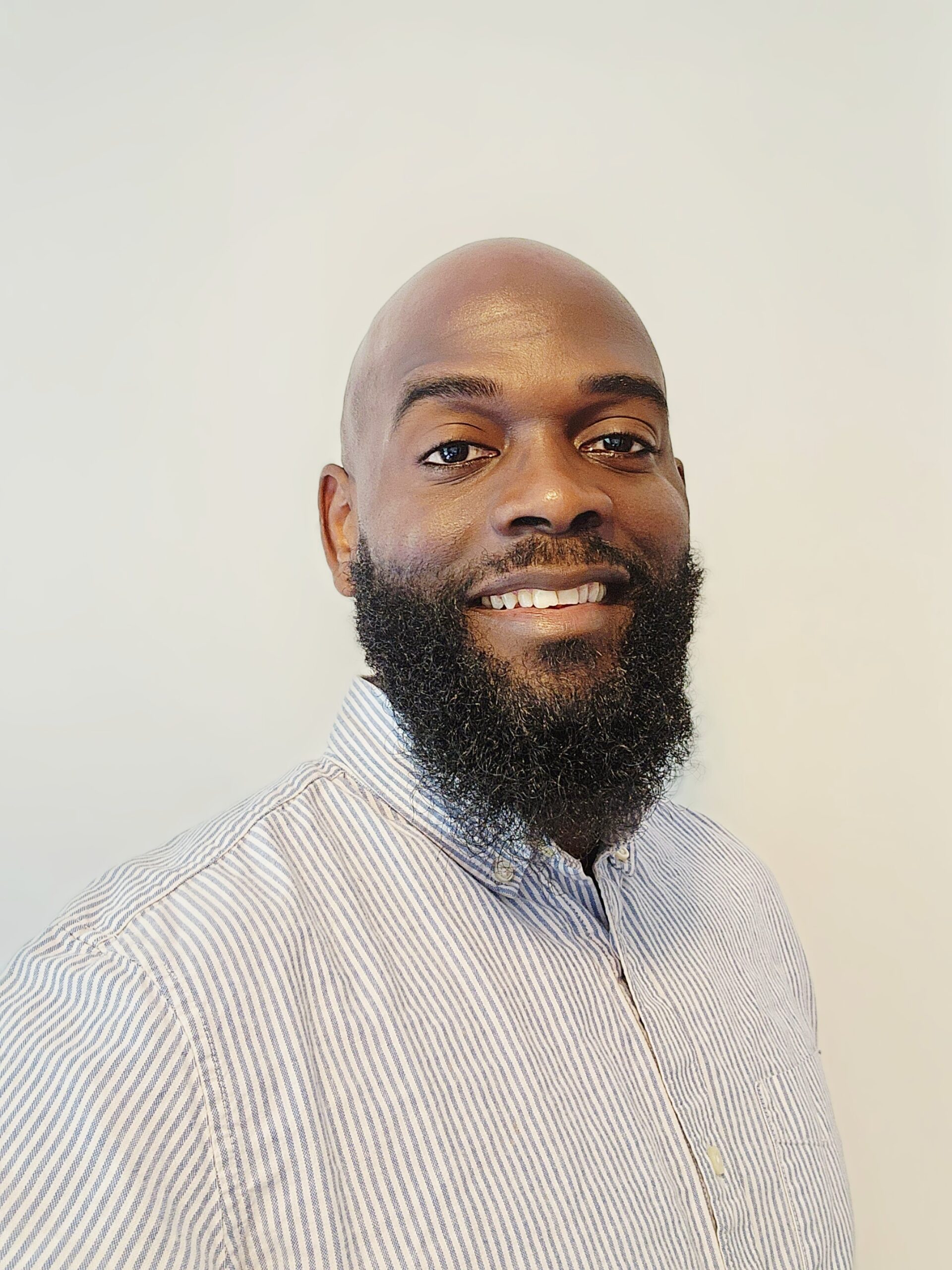 P.J. Akombi — Pilier Conscient